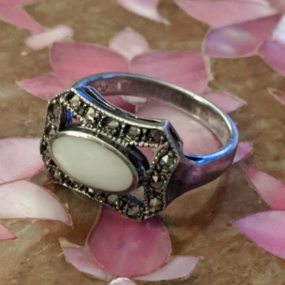 GORGEOUS Antique/Vintage 1950's Sterling Silver Ring with Real Diamonds - Picture 2 of 16